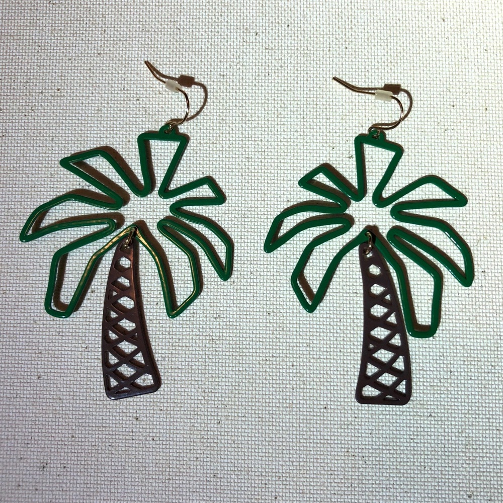 NWOT: Palm Tree Earring